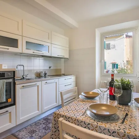 Sanzanobi In Apartman *