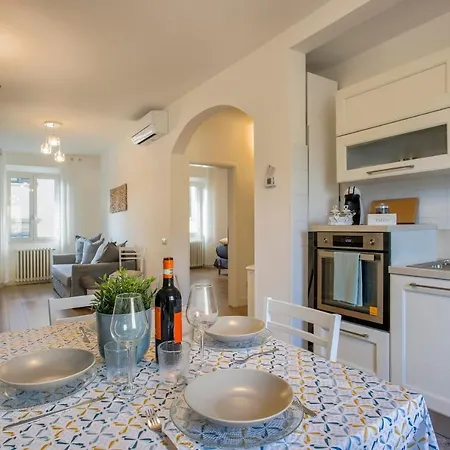 Sanzanobi In Apartman